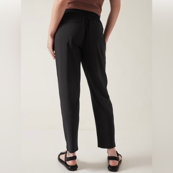 NWT Athleta Brooklyn Ankle Pant. Black. Size 10 Tall - Picture 3 of 9